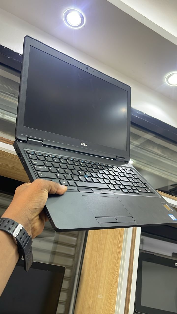 Dell core i7 2Go dédiés 